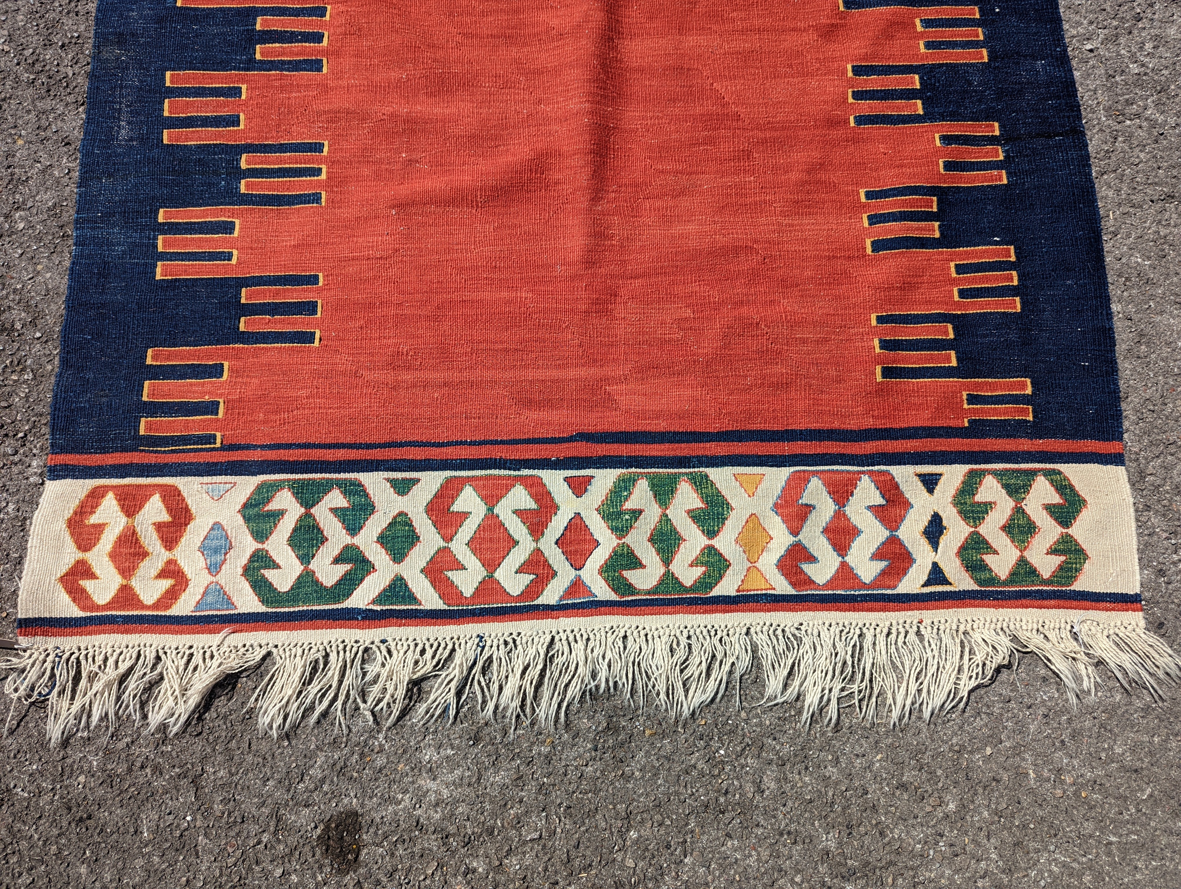 An Anatolian Kilim flatweave rug, 160 x 120cm